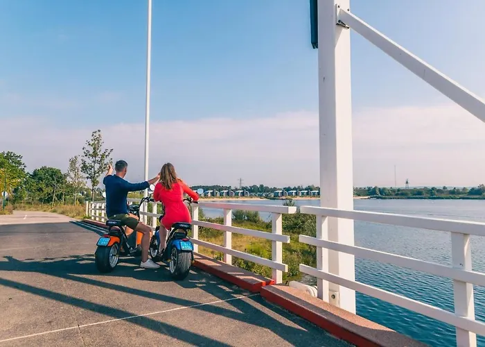 Europarcs De Kraaijenbergse Plassen منتزه العطل Linden