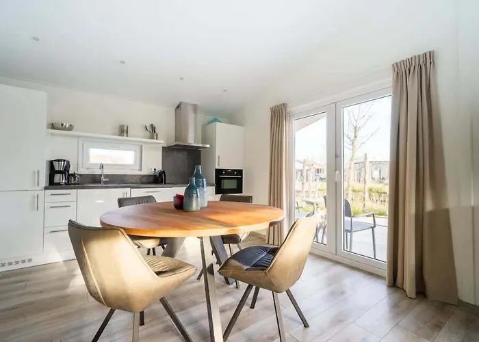 Europarcs De Kraaijenbergse Plassen ホリデーパーク *